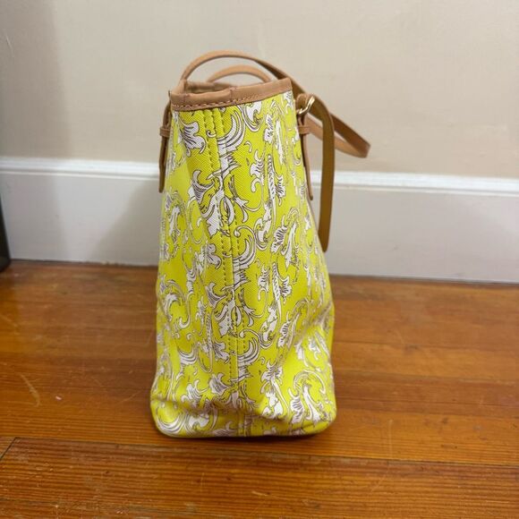 Shiraleah bright yellow baroque/paisley print shoulder strap beach tote bag - Picture 6 of 13